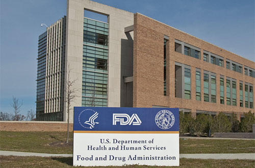 FDA panel says no to quick approval of Clovis' rociletinib